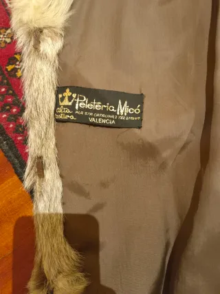 Abrigo de piel de lobo