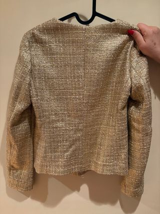 Chaqueta Massimo Dutti dorada y blanca