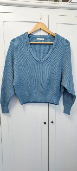 Jersey Pull and Bear azul cuello pico T.S