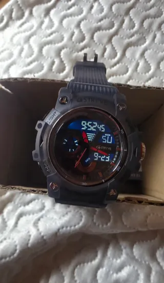 Reloj Deportivo STRYVE Analógico/Digital Negro/Roj