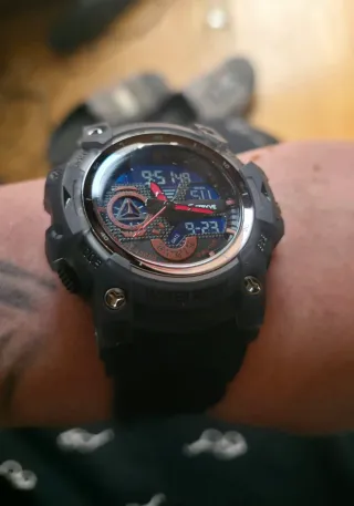 Reloj Deportivo STRYVE Analógico/Digital Negro/Roj