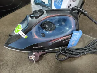 Plancha de vapor Taurus nueva