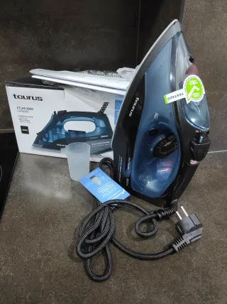 Plancha de vapor Taurus nueva