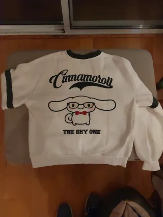 Sudadera Cinnamoroll blanca y verde