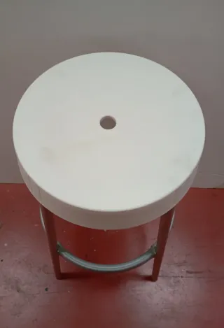 2 Sgabelli alti con piedini in alluminio