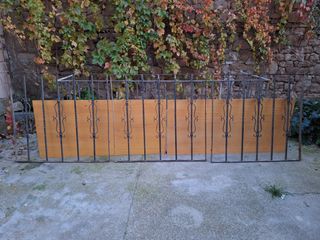 Reja de hierro forjado para ventana