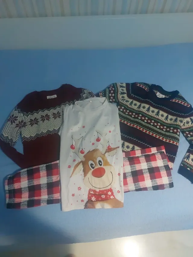 Lote 2 jerseys navideños y pijama 6 años