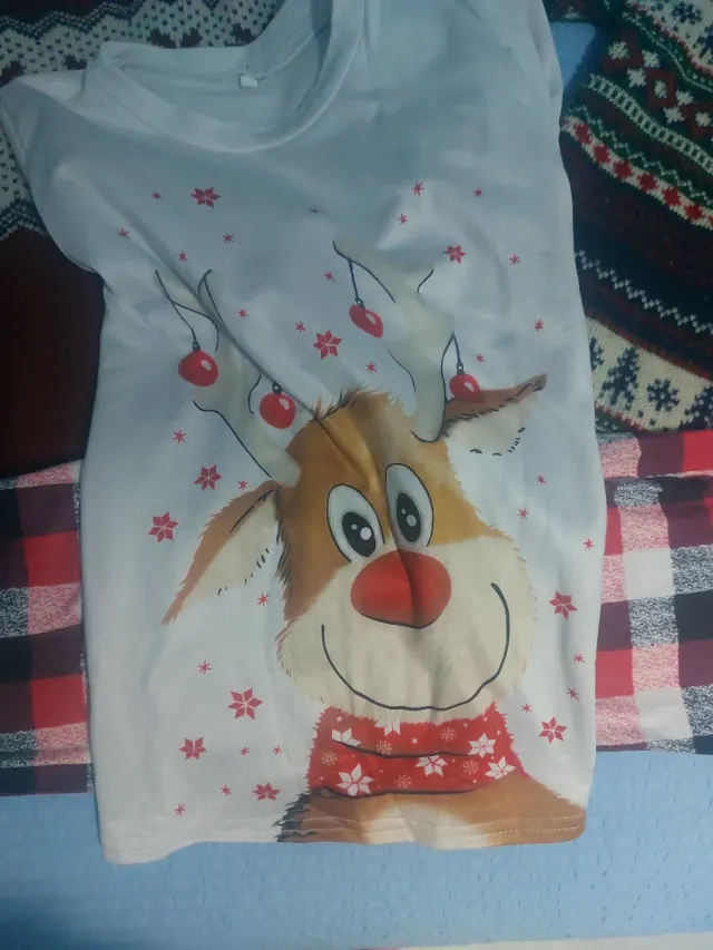 Lote 2 jerseys navideños y pijama 6 años