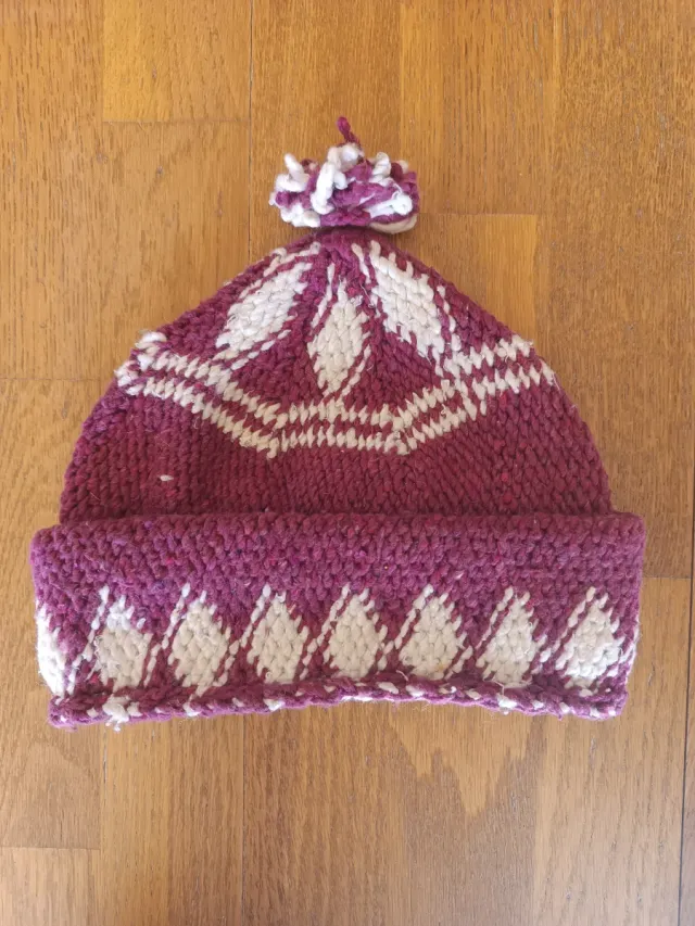 Gorro de lana tejido con pompón
