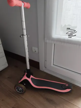 Patinete Globber 3 ruedas plegable con luces