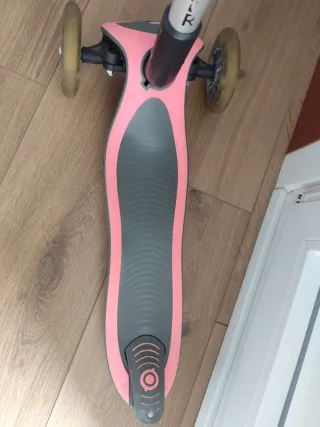 Patinete Globber 3 ruedas plegable con luces