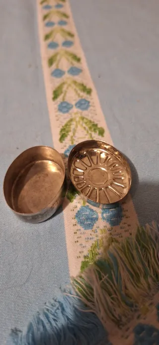 Scatolina portapillole vintage ovale