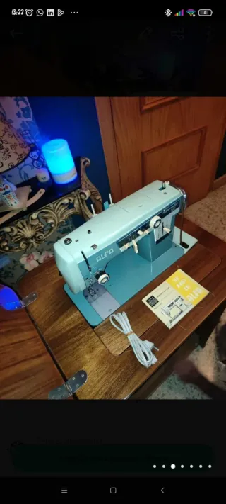 Máquina de coser Alfa antigua