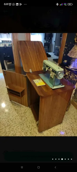 Máquina de coser Alfa antigua