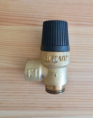 VALVULA DE SEGURIDAD CALDERA ROCA RS 20 20F