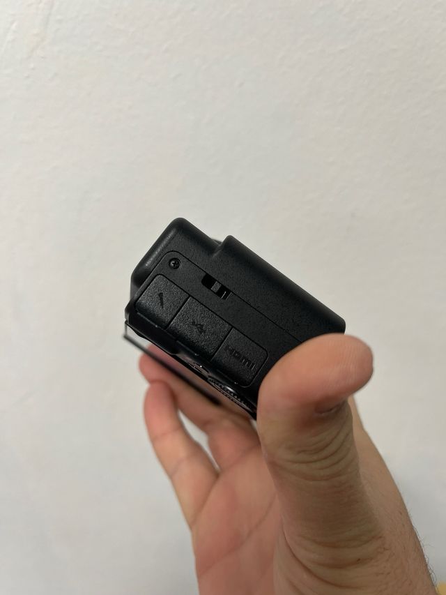 Sony ZV-1F Fotocamera Digitale Vlog con Schermo