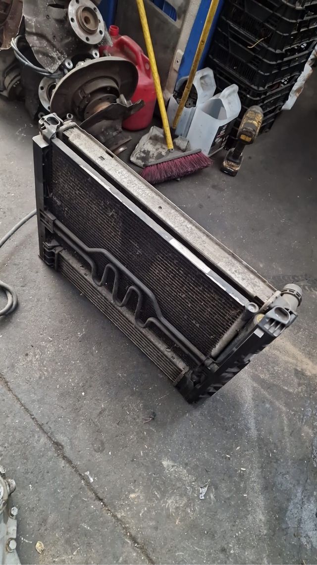 Radiador completo  BMW Serie 1 E87