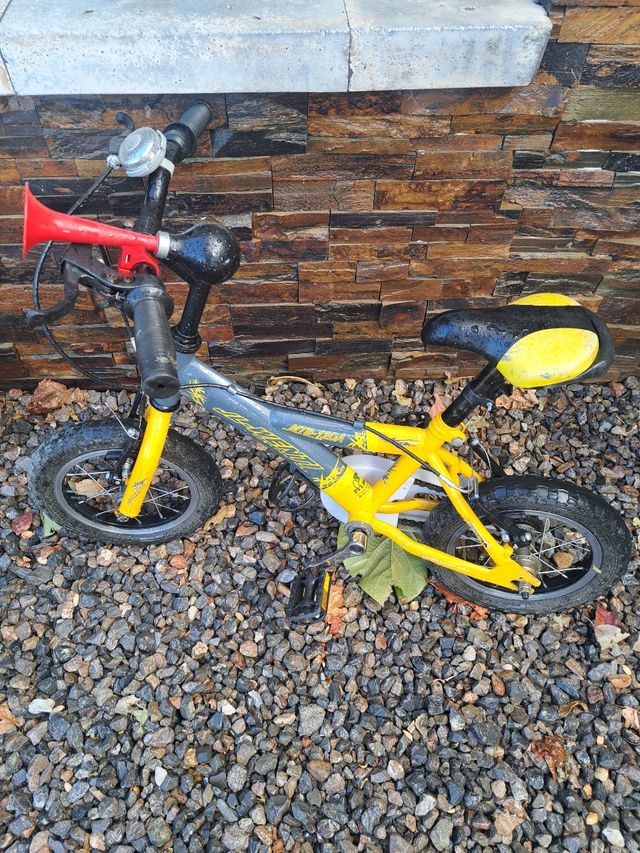 Bicicletta infantile gialla