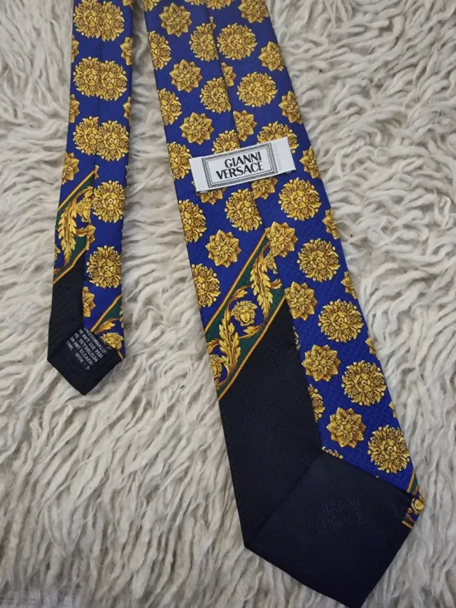 Cravatta Versace in Seta con motivi Medusa