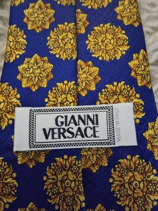 Cravatta Versace in Seta con motivi Medusa