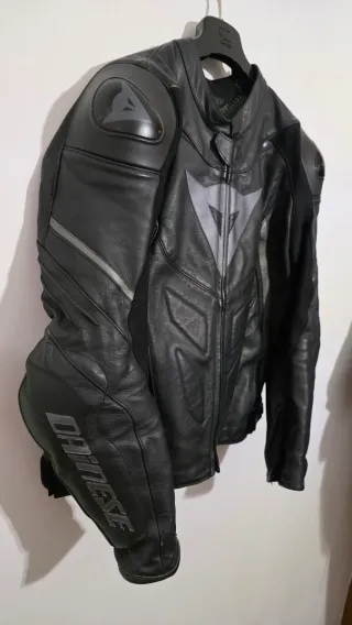 Chaqueta de cuero moto Dainese Negra, talla 54