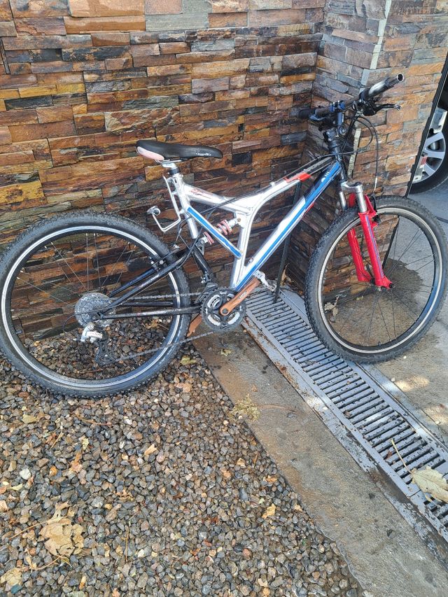 Bicicleta da Montagna in Alluminio