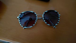 Montura de gafas con rayas