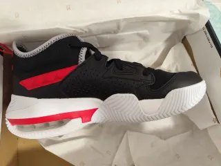 Zapatillas Jordan Stay Loyal 2 Negras Rojas