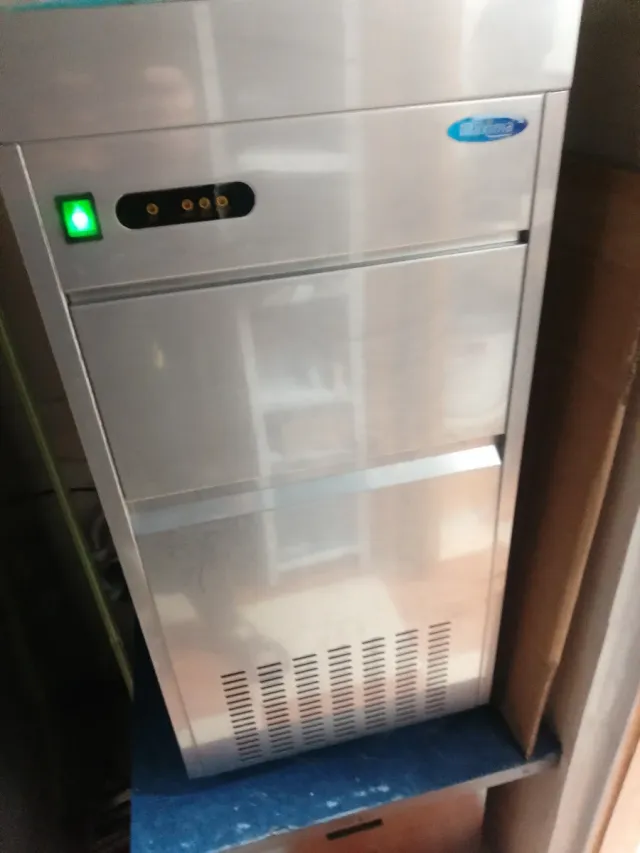 Inmobiliario de pescaderia completo