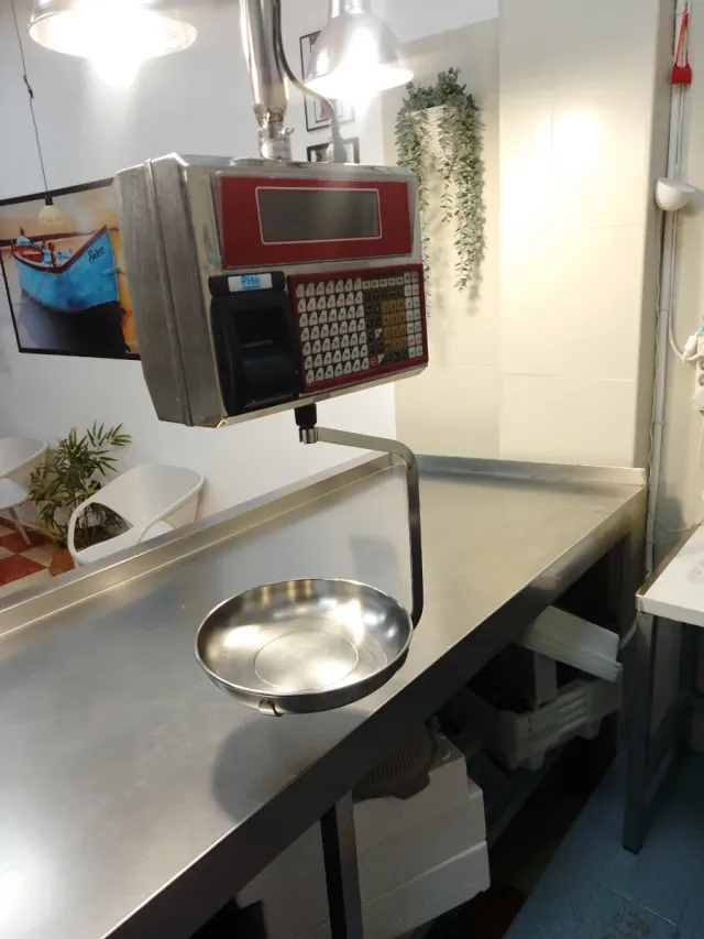 Inmobiliario de pescaderia completo