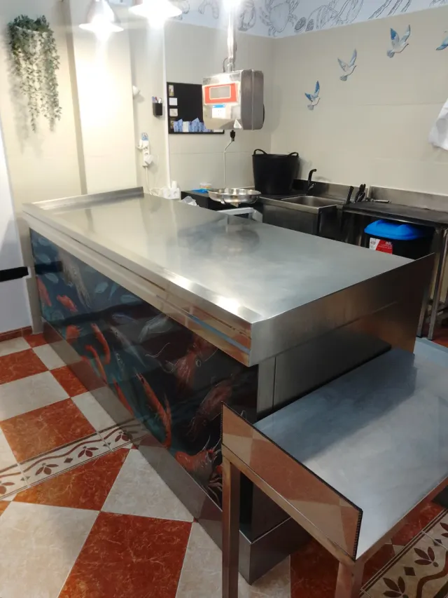 Inmobiliario de pescaderia completo