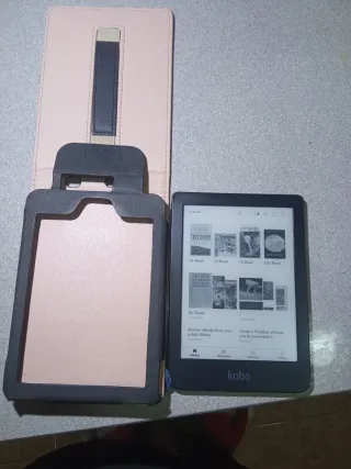 Lettore Ebook Kobo Clara HD