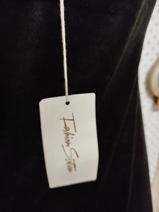 Vestido Terciopelo Negro con Cadenas