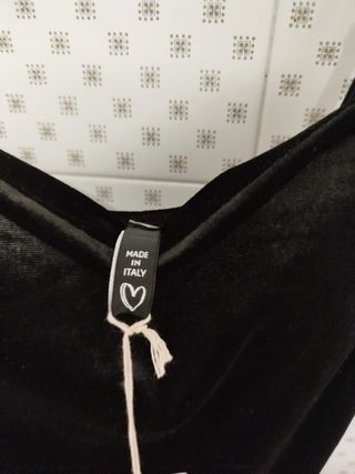 Vestido Terciopelo Negro con Cadenas