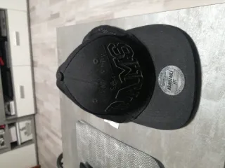 Gorra Negra Ajustable