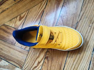 Zapatillas fútbol sala niño Kipsta T31 amarillas