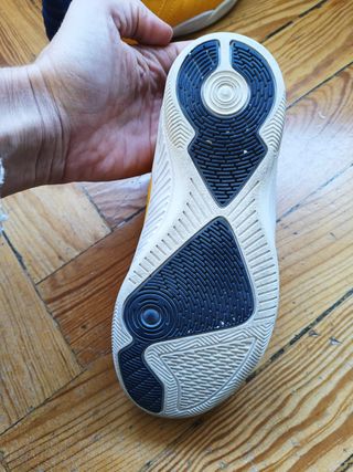 Zapatillas fútbol sala niño Kipsta T31 amarillas