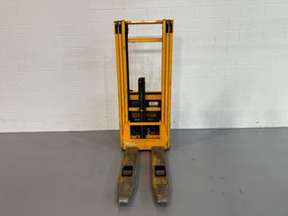 Apilador Eléctrico Jungheinrich 1400kg