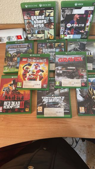 Xbox One S con giochi e cuffie