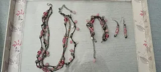 Conjunto de collar, pulsera y pendientes