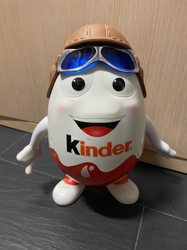 Ovo Kinder Gigante Piloto
