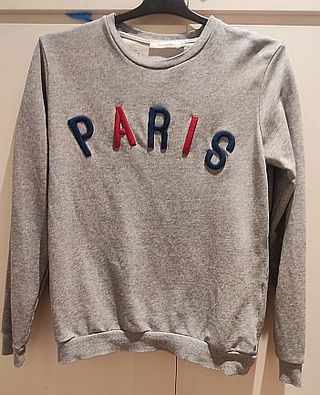 Sudadera gris con letras PARIS