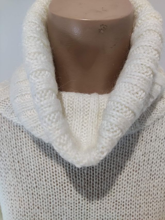 Jersey cuello alto mujer beige claro