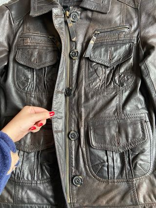 Chaqueta de piel marrón