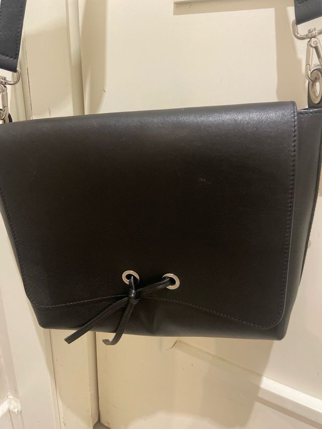 Bolso negro Massimo Dutti