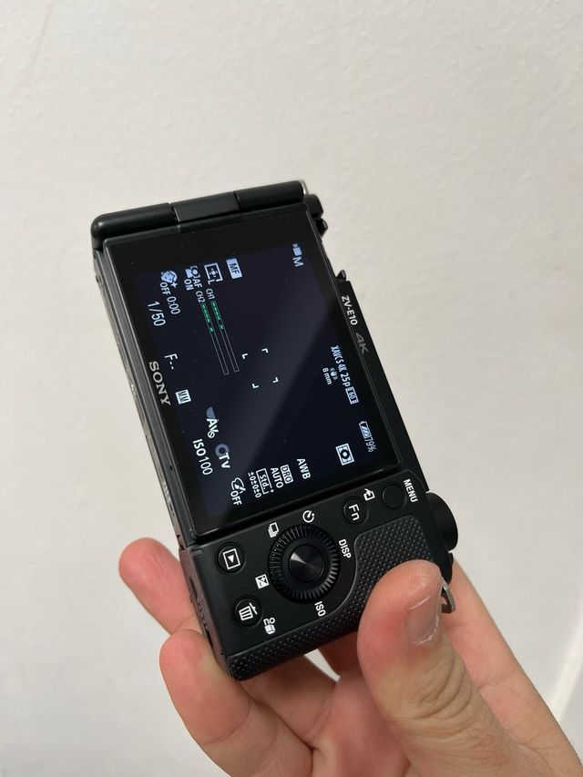 Sony Alpha ZV-E10 Fotocamera Vlog con Lente Intercambiabile