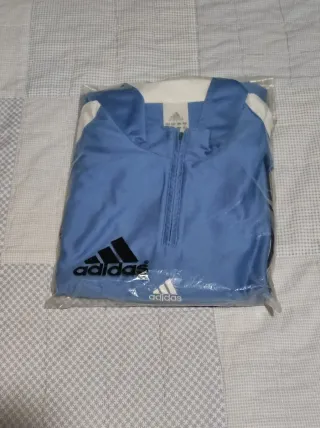 Chaqueta Adidas cremallera azul y blanca
