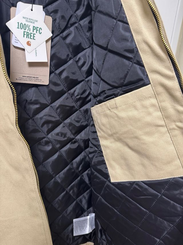 Jaqueta Carhartt Detroit Bege