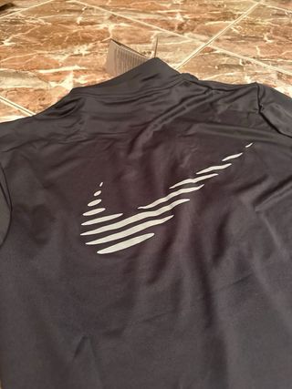 Camiseta Nike Running Media Cremallera Dri-FIT