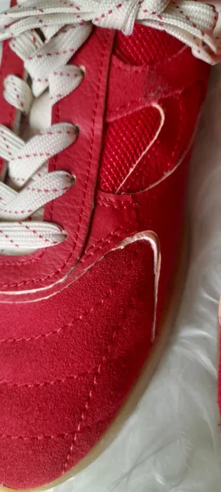 Zapatillas Stradivarius rojas 🆕️ a estrenar.